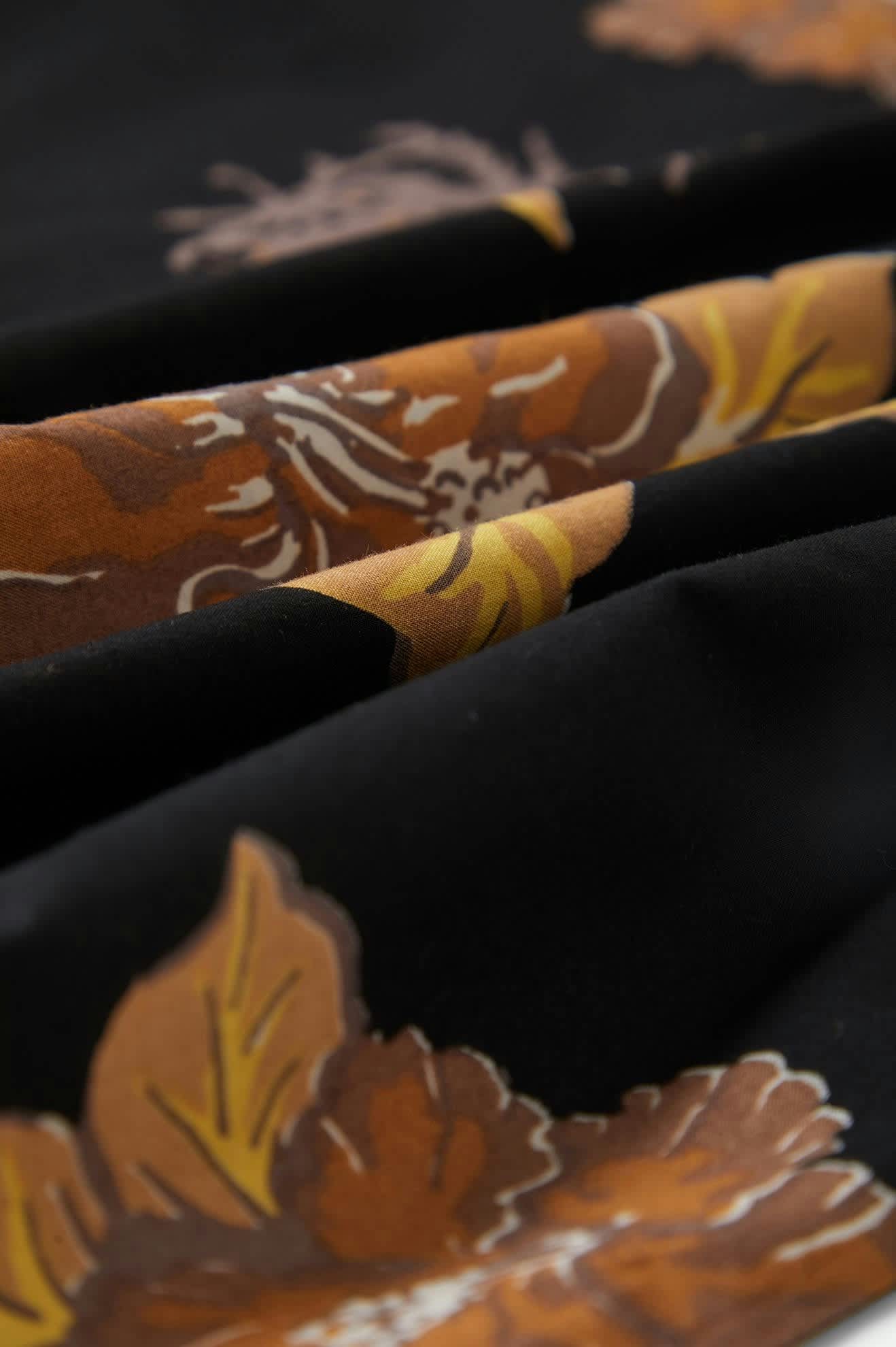 Men's CRU Print Relaxed S/S Shirt in the color Washed Black/Charcoal Floral - Additional Laydown image