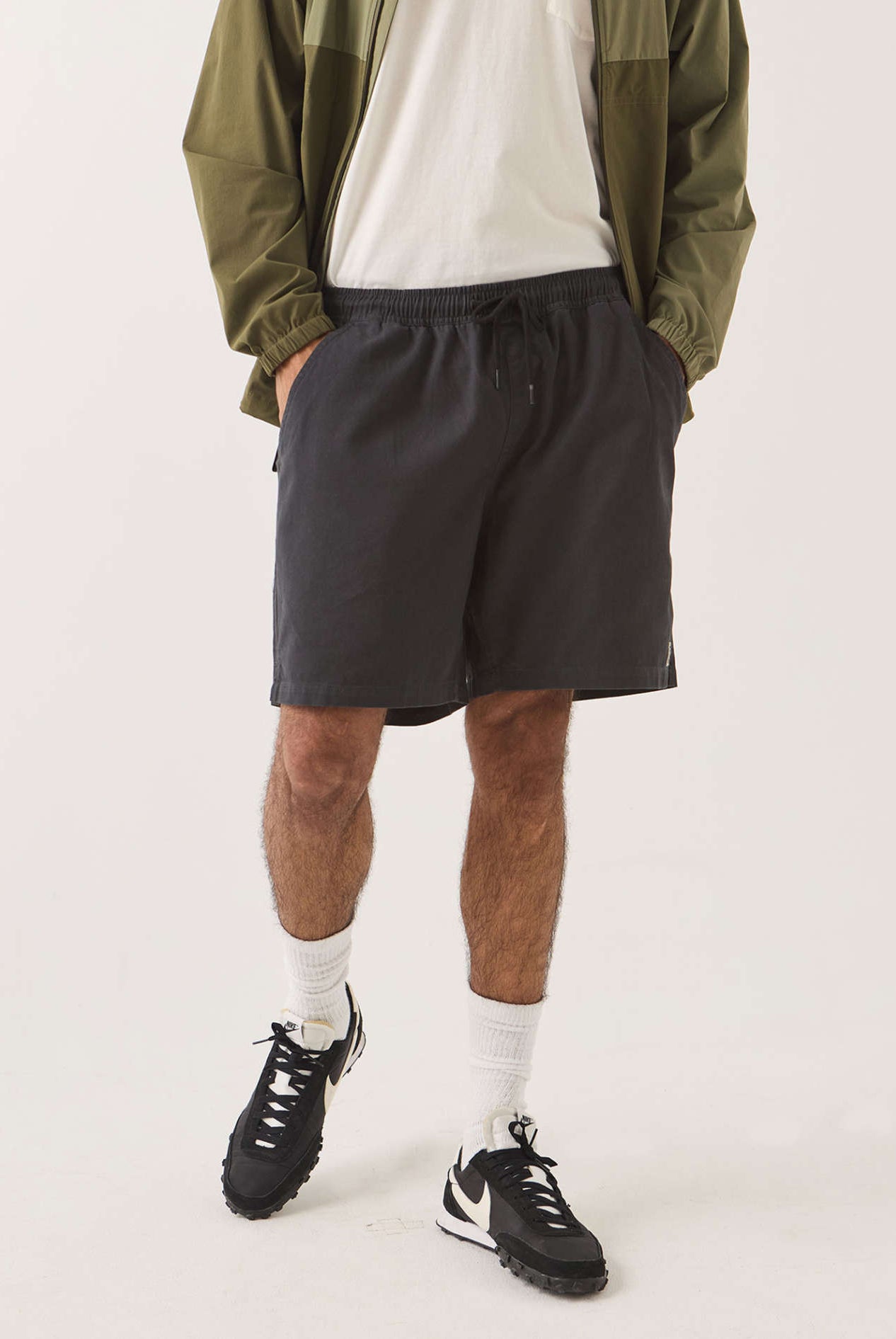 Men's Everyday Vintage Wash Short in the color Black - Additional Fit image