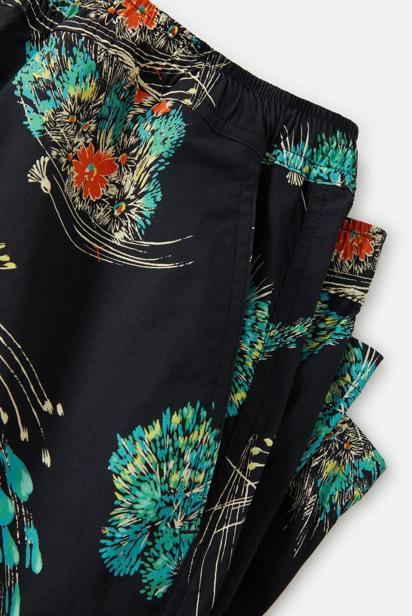Men's Everyday Stretch Hybrid Short 7" in the color Black Floral - Additional Laydown image