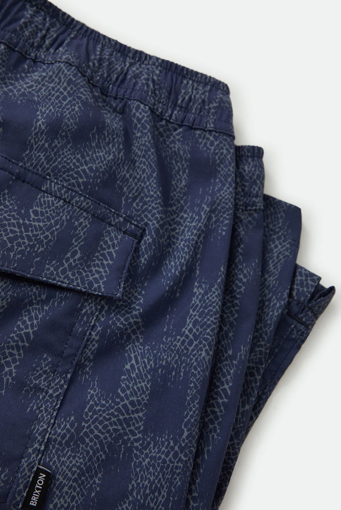 Men's Everyday Stretch Hybrid Short 7" in the color Washed Navy Crackle - Additional Laydown image