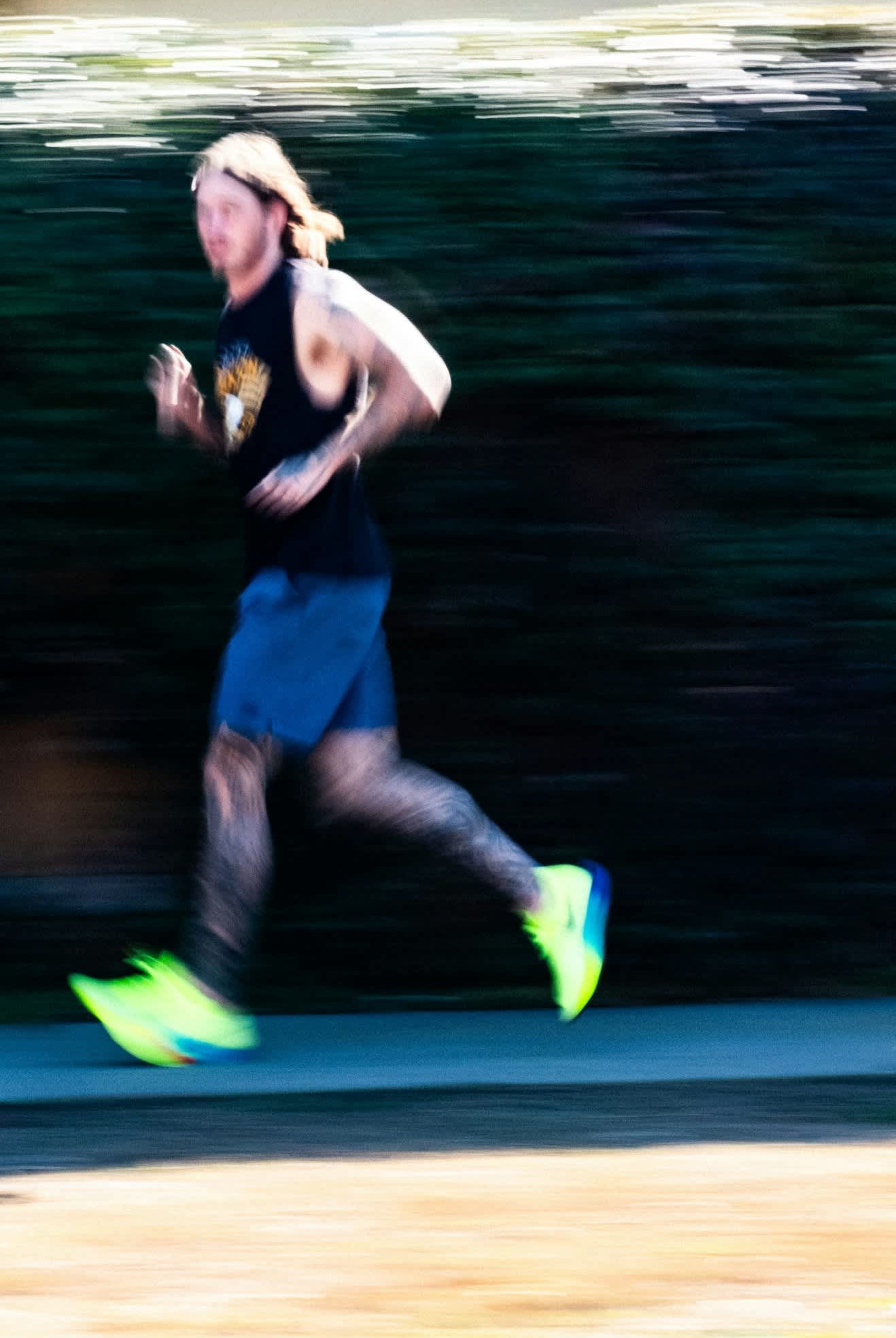 Men's Everyday Vintage Wash Short in the color Washed Denim Blue - Additional Fit image