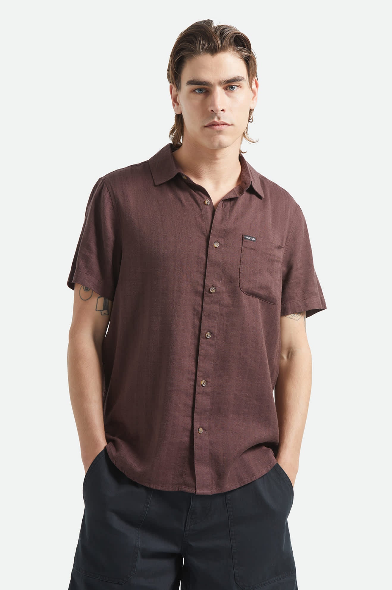 Men's Charter Slub Short Sleeve Shirt in the color Chocolate - Men's Front View