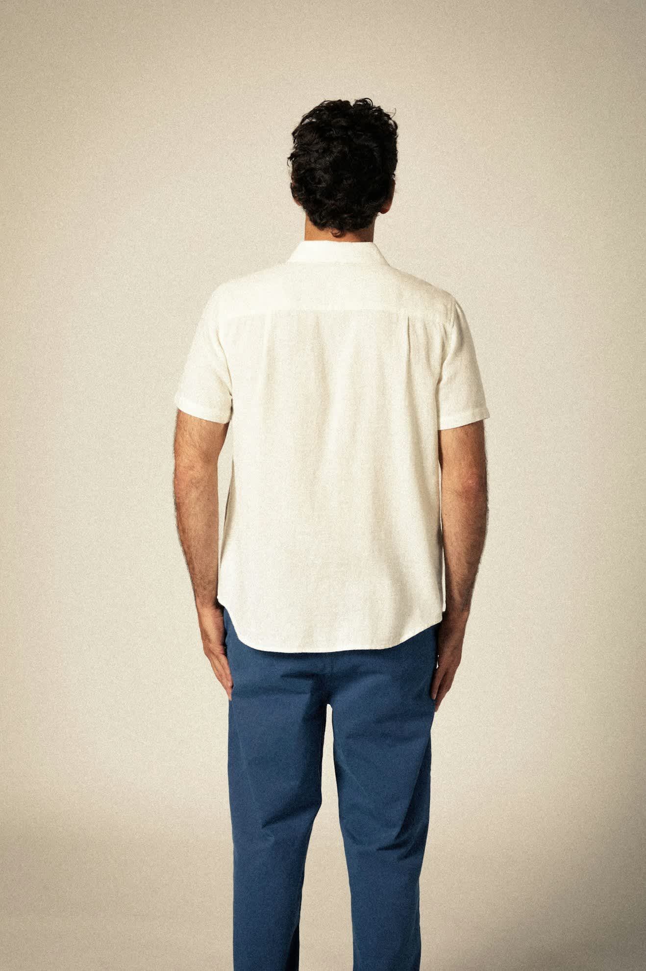 Men's Charter Organic Cotton Linen Blend S/S Shirt in the color Egret White - Additional Fit image
