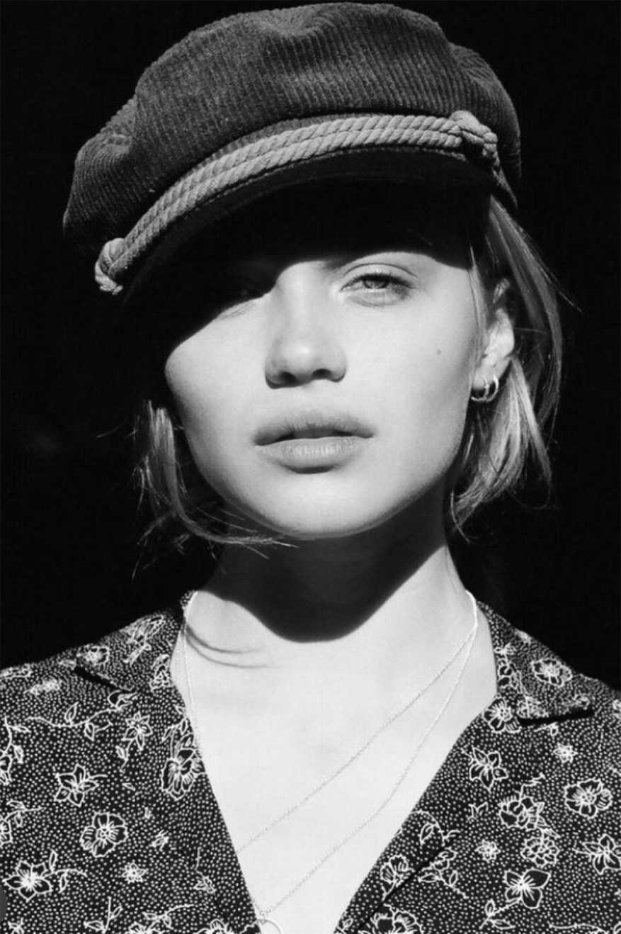 Brixton Unisex Fiddler Fisherman Cap - Black | Featured fit