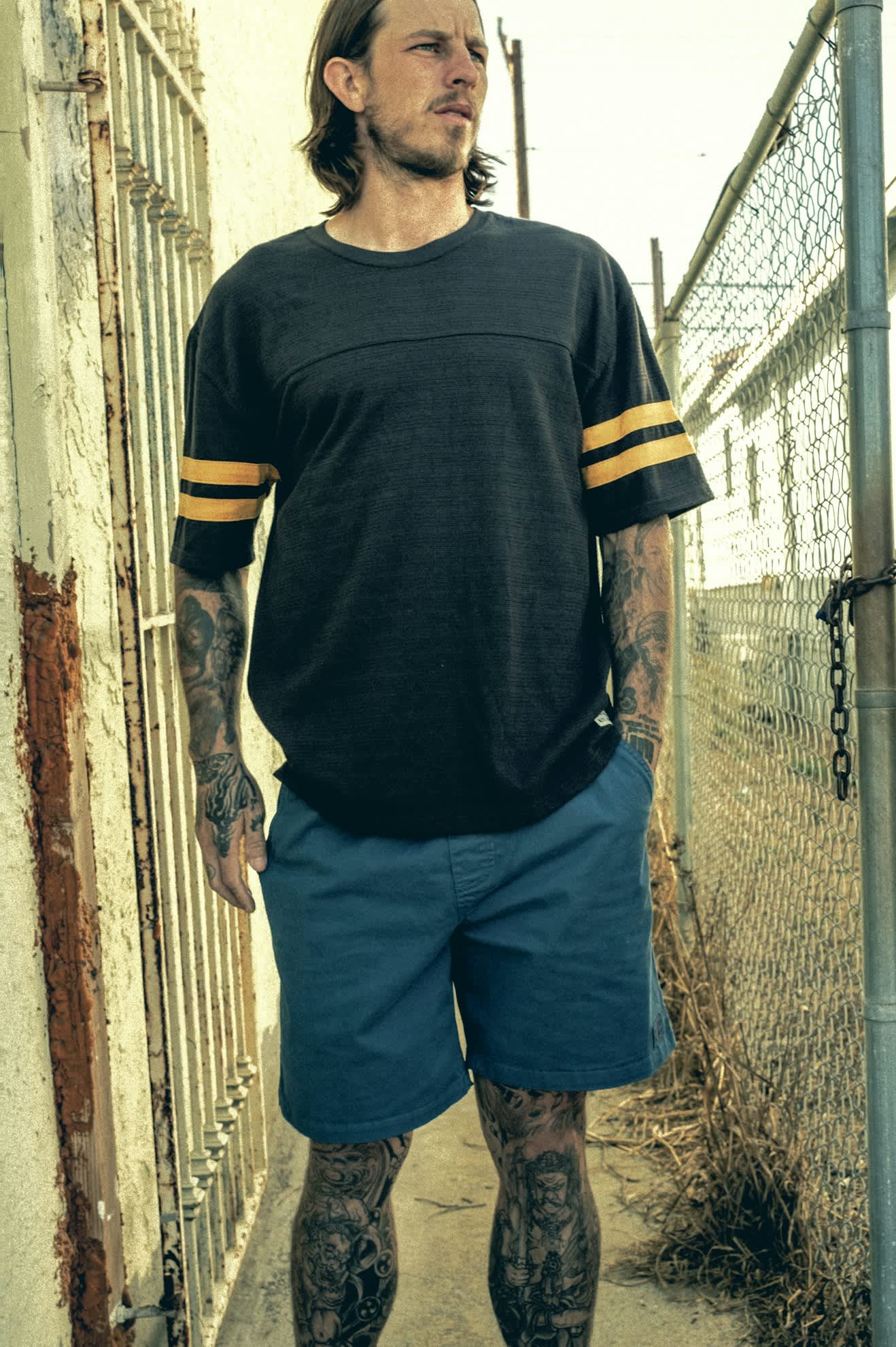 Men's Everyday Vintage Wash Short in the color Washed Denim Blue - Additional Fit image