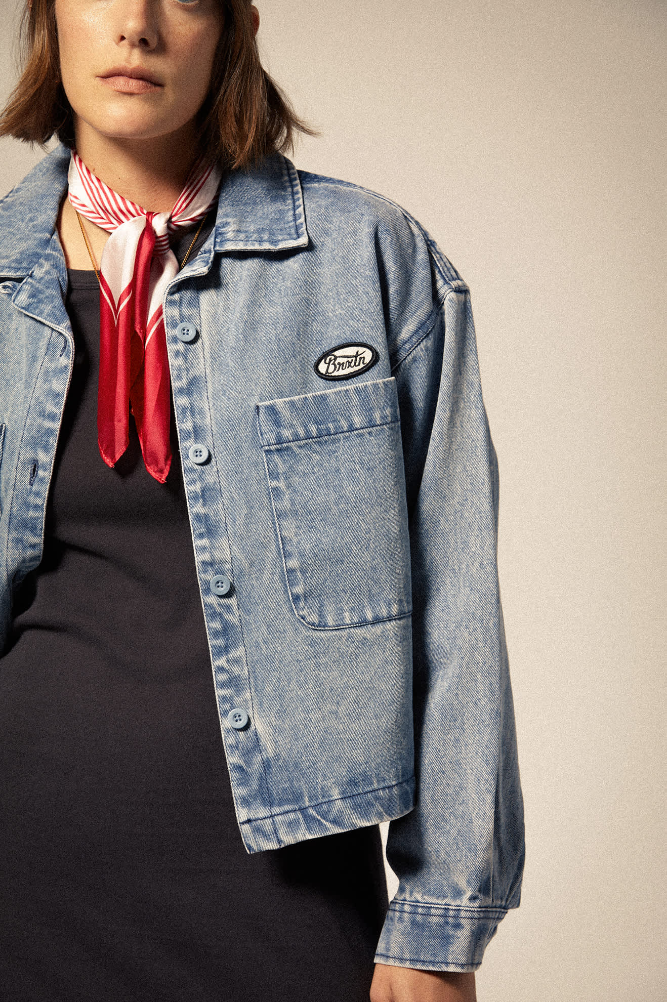 Women's Utopia L/S Overshirt in the color Light Denim - Additional Fit image