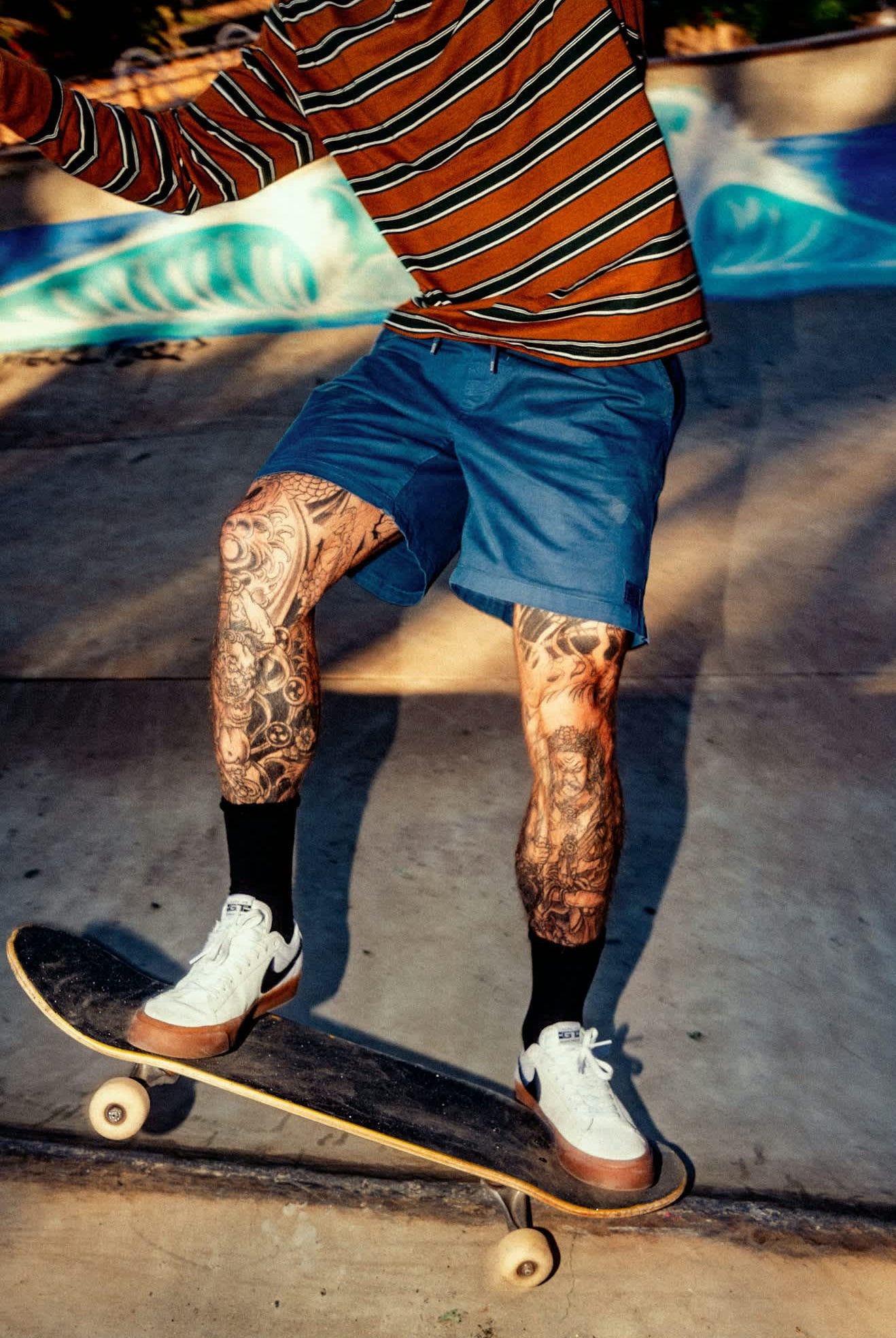 Men's Everyday Vintage Wash Short in the color Washed Denim Blue - Additional Fit image