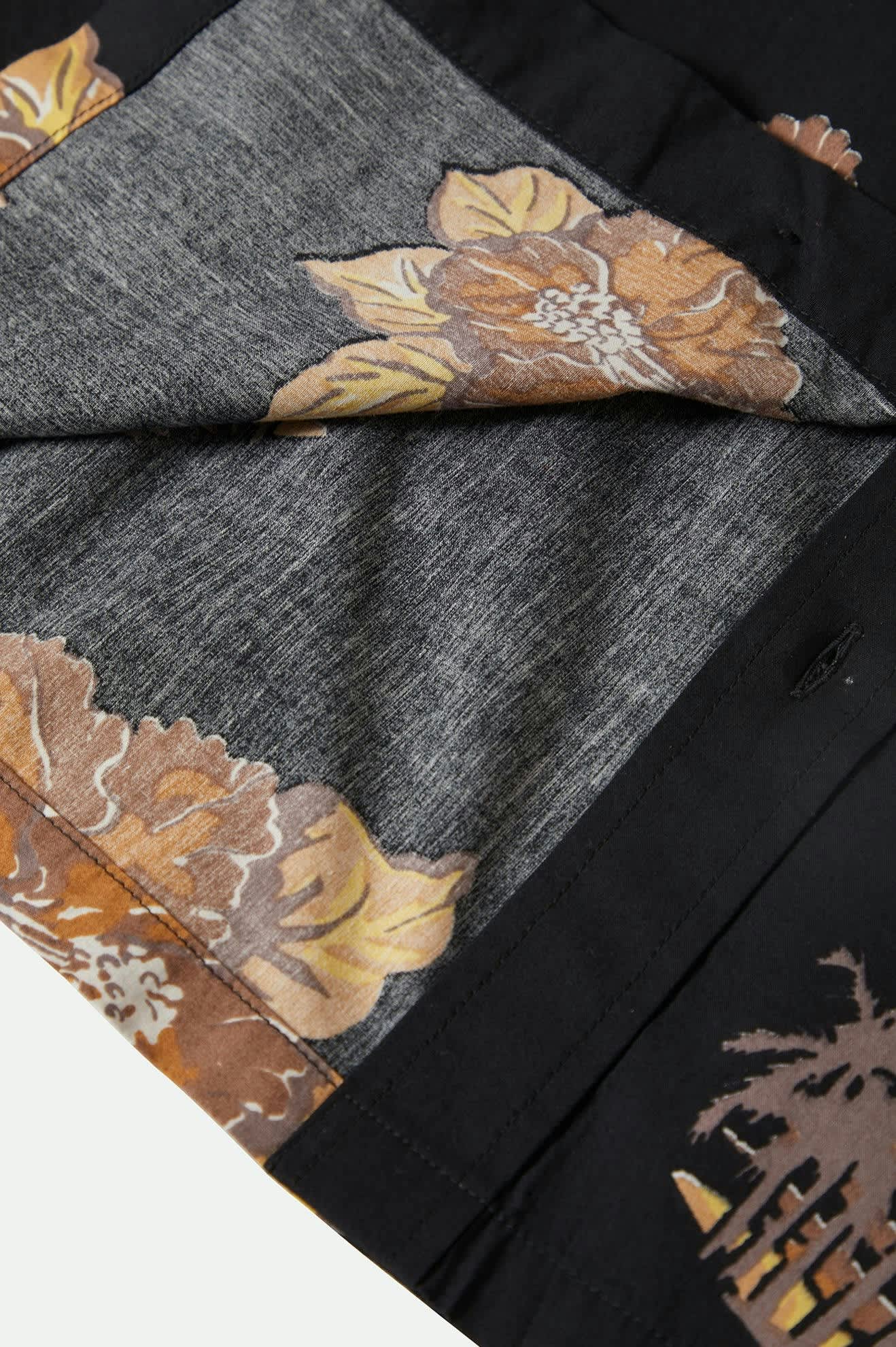 Men's CRU Print Relaxed S/S Shirt in the color Washed Black/Charcoal Floral - Additional Laydown image