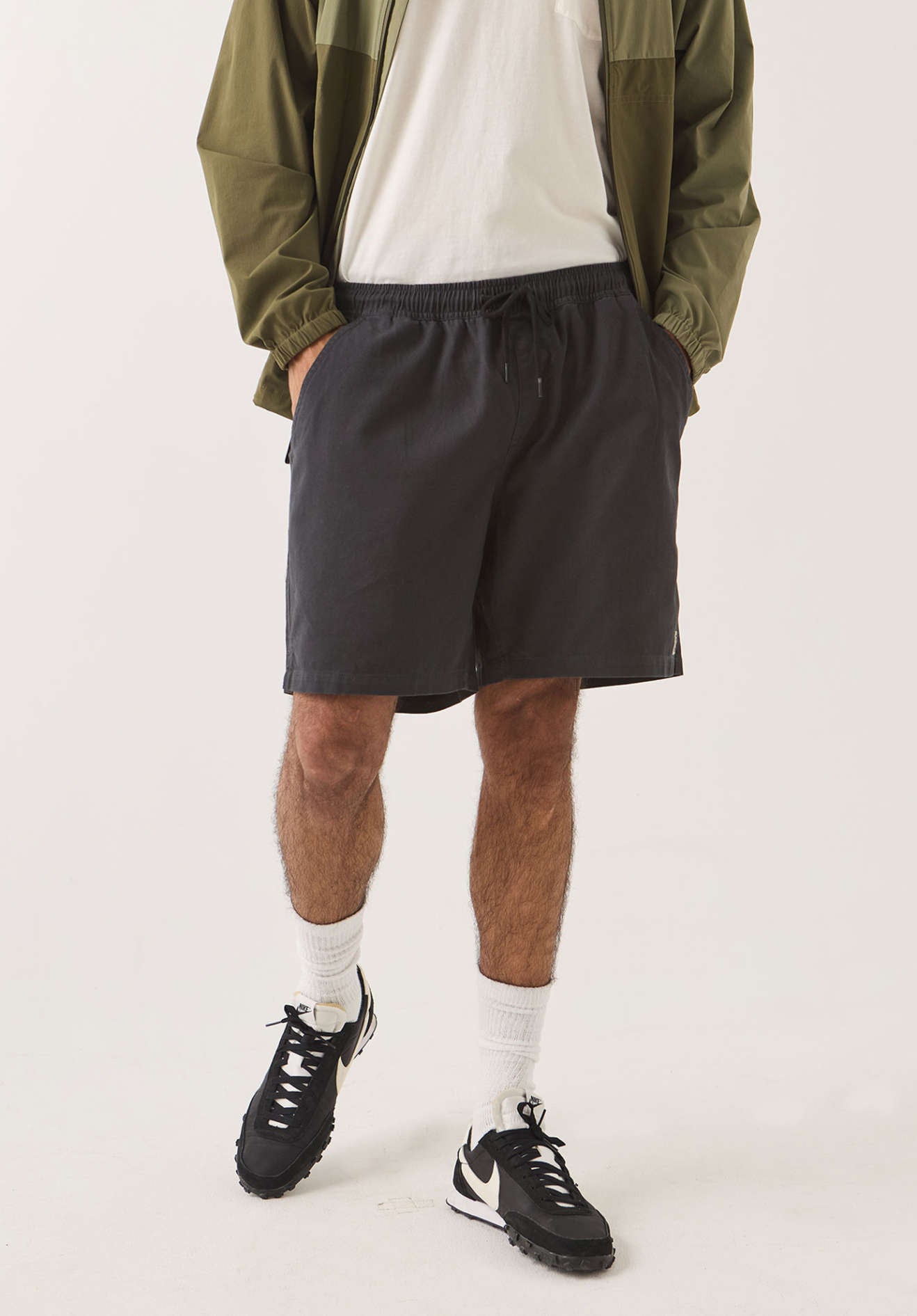Men's Everyday Vintage Wash Short in the color Black - Additional Fit image