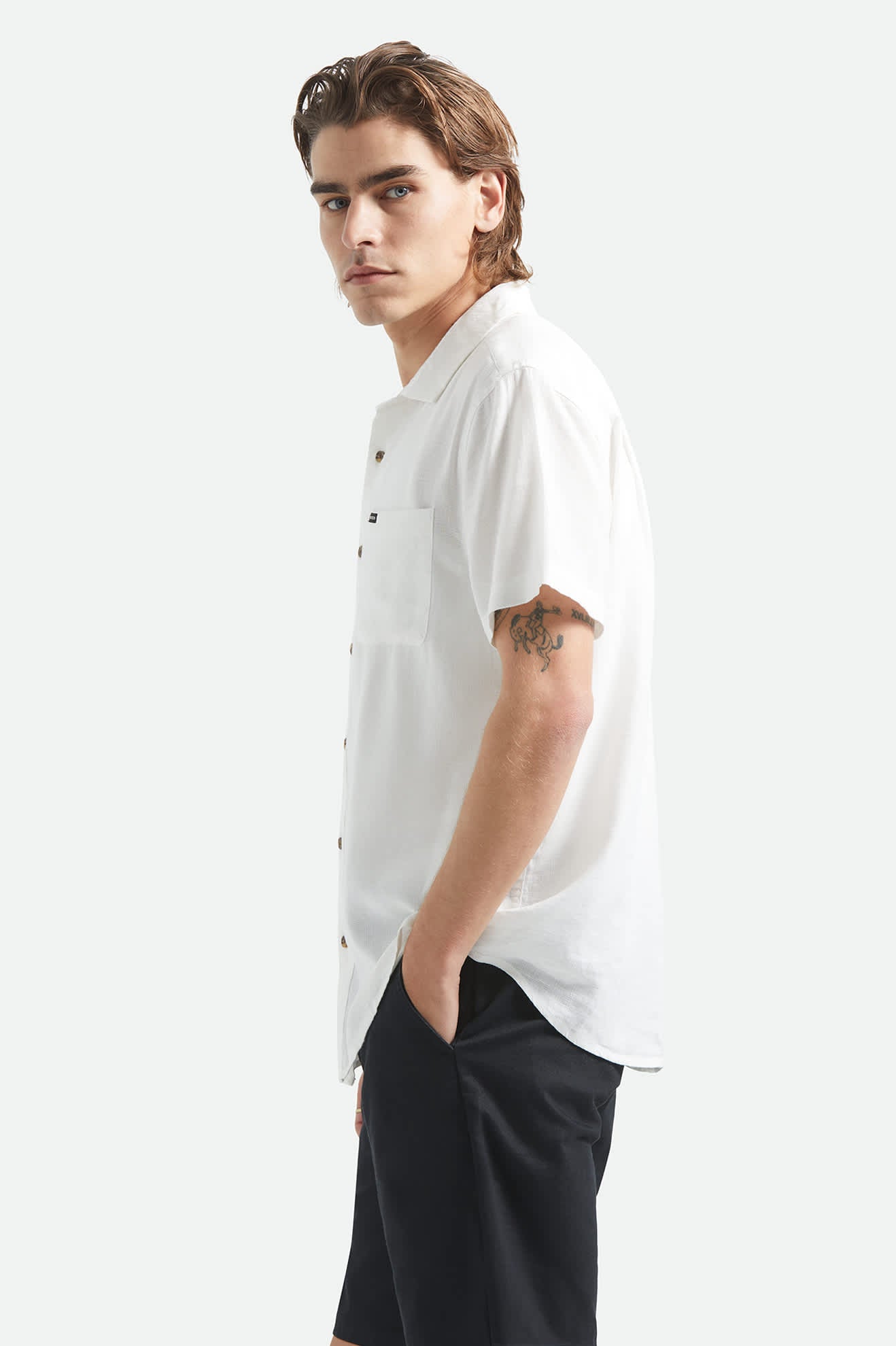 Men's Charter Slub Short Sleeve Shirt in the color Off White - Men's Side View