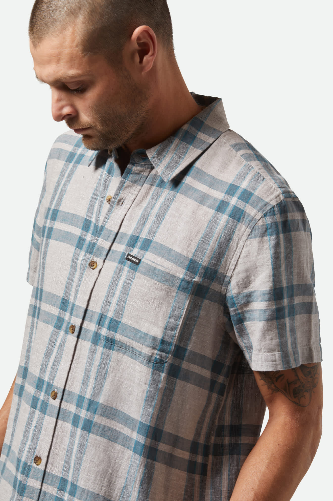 Men's Charter Linen Blend S/S Shirt in the color Beige/Azure Blue Plaid - Additional Fit image