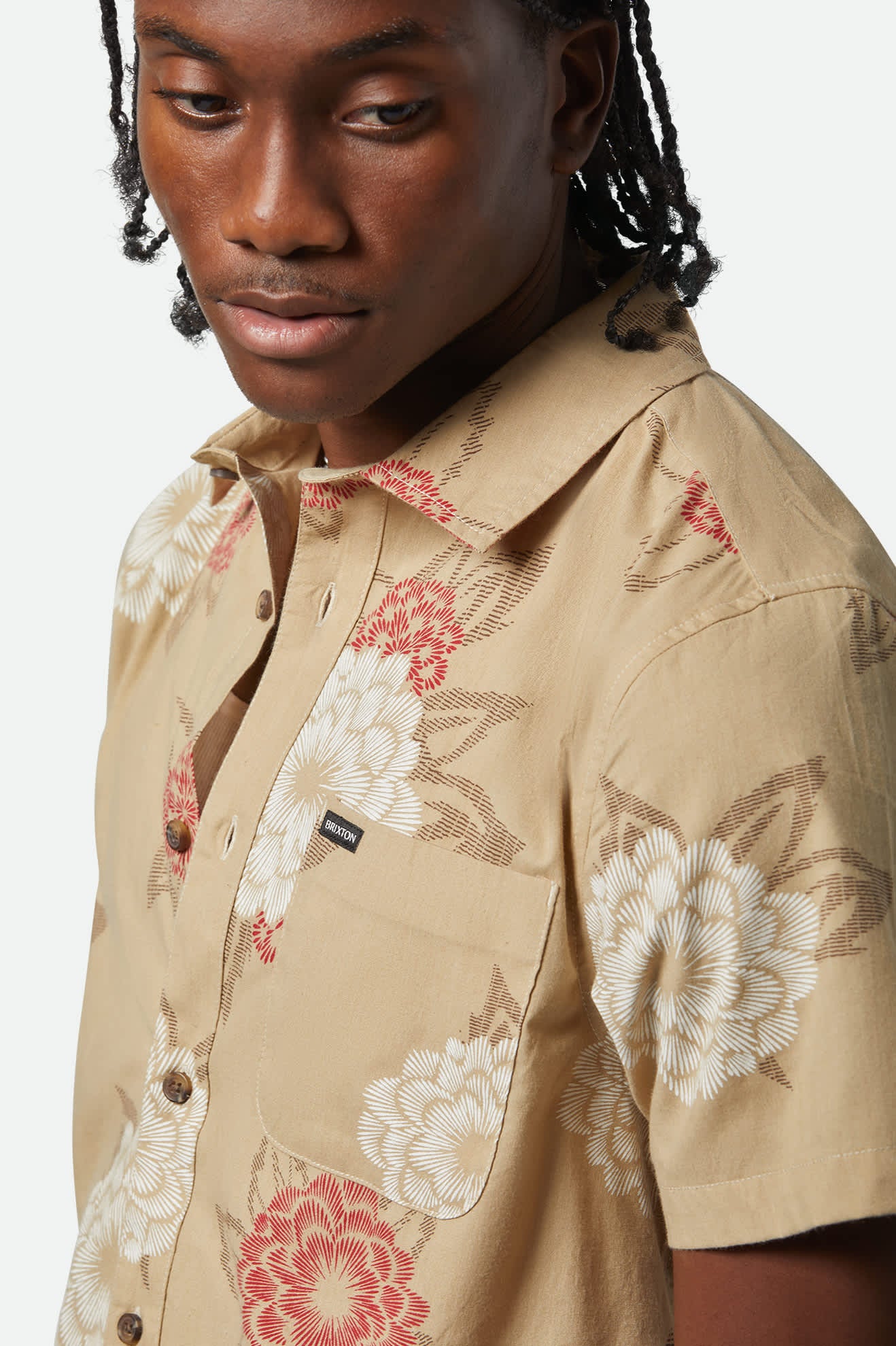 Men's Charter Print S/S Shirt in the color Cream/Painterly Floral - Additional Fit View