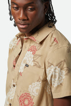 Men's Charter Print S/S Shirt in the color Cream/Painterly Floral - Additional Fit View