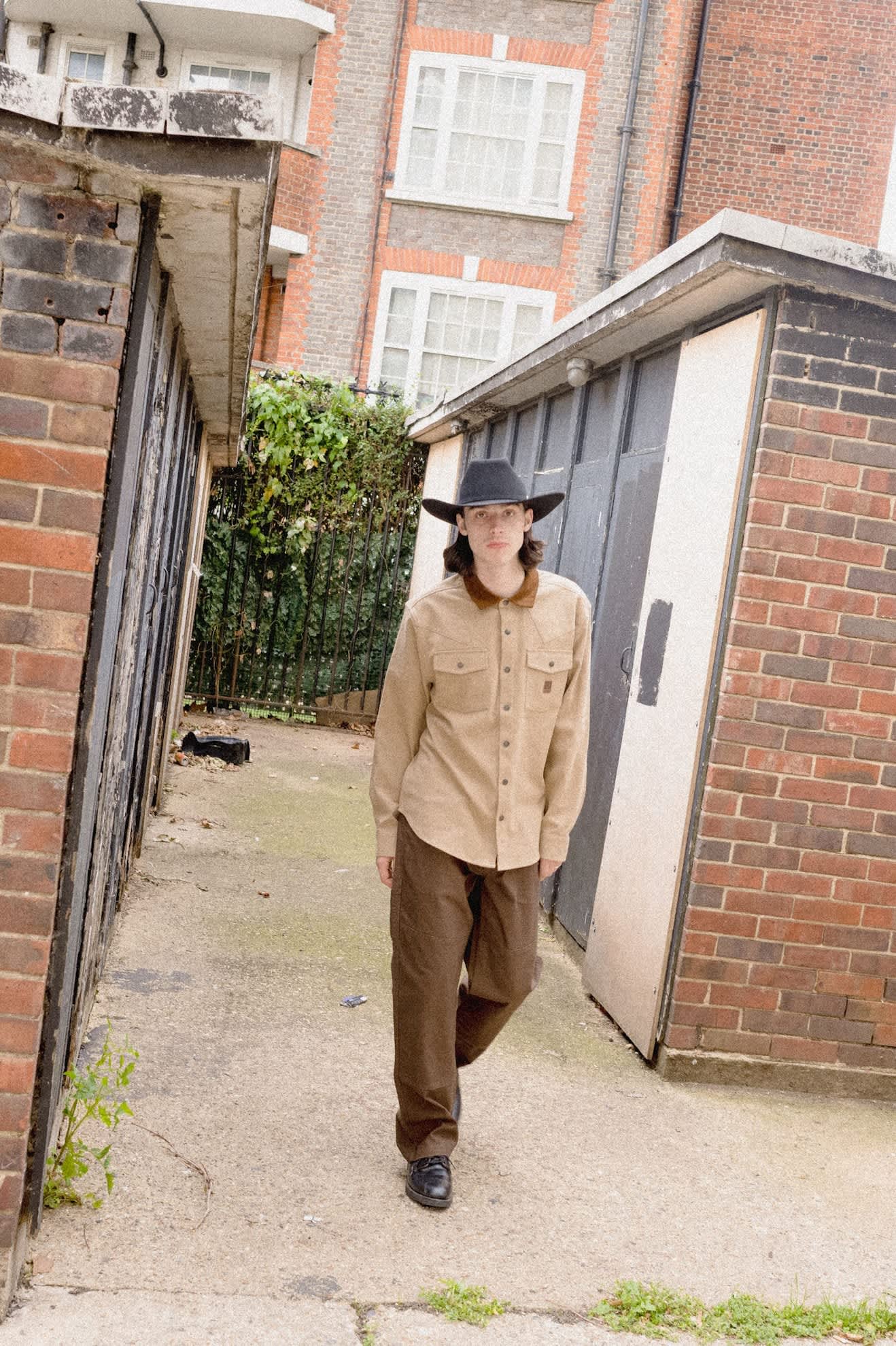 Men's Builders Carpenter Pant in the color Walnut Brown - Men's Lifestyle image