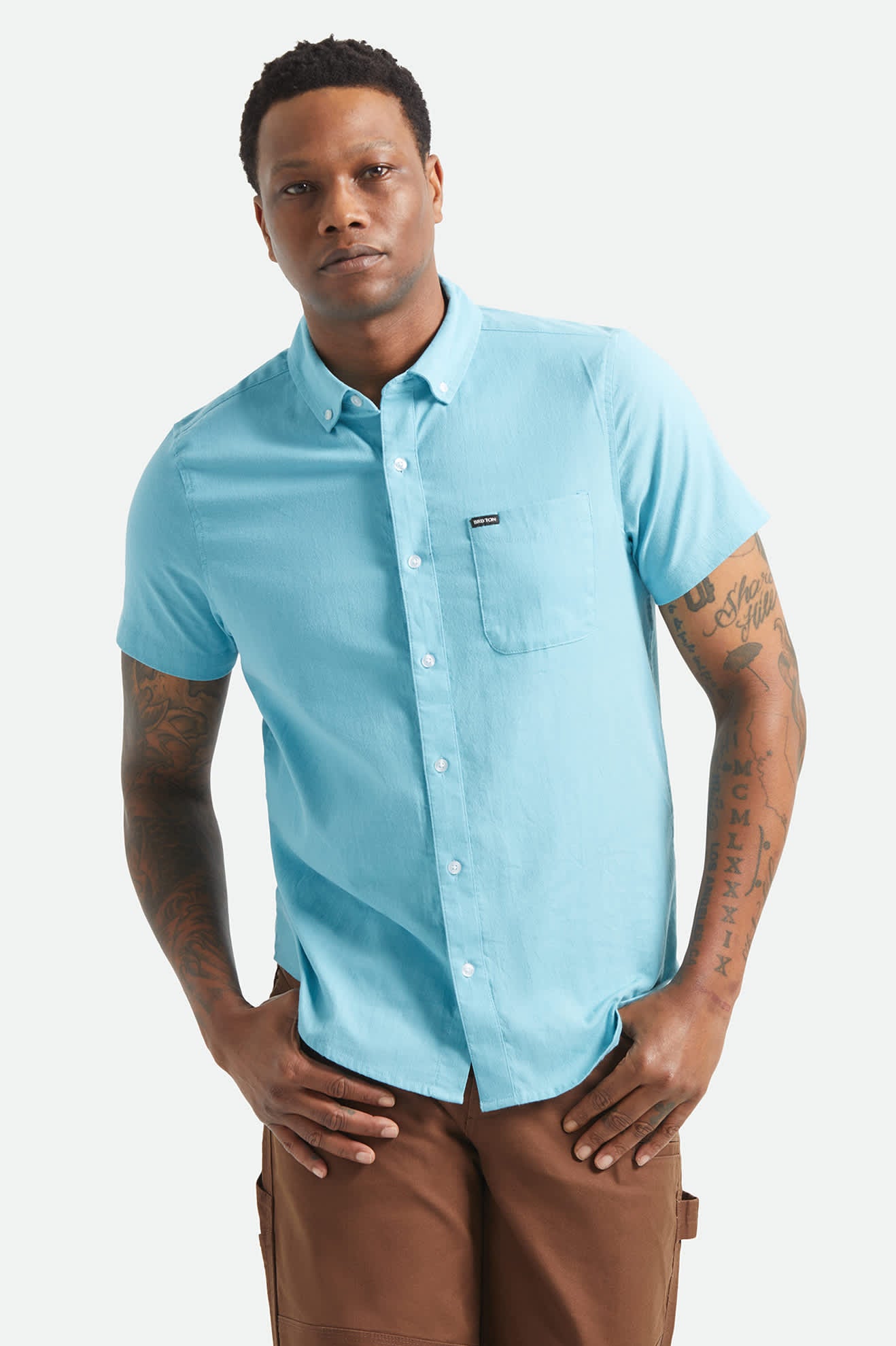 Men's Sanford Oxford Short Sleeve Shirt in the color Blue Aura - Men's Front View