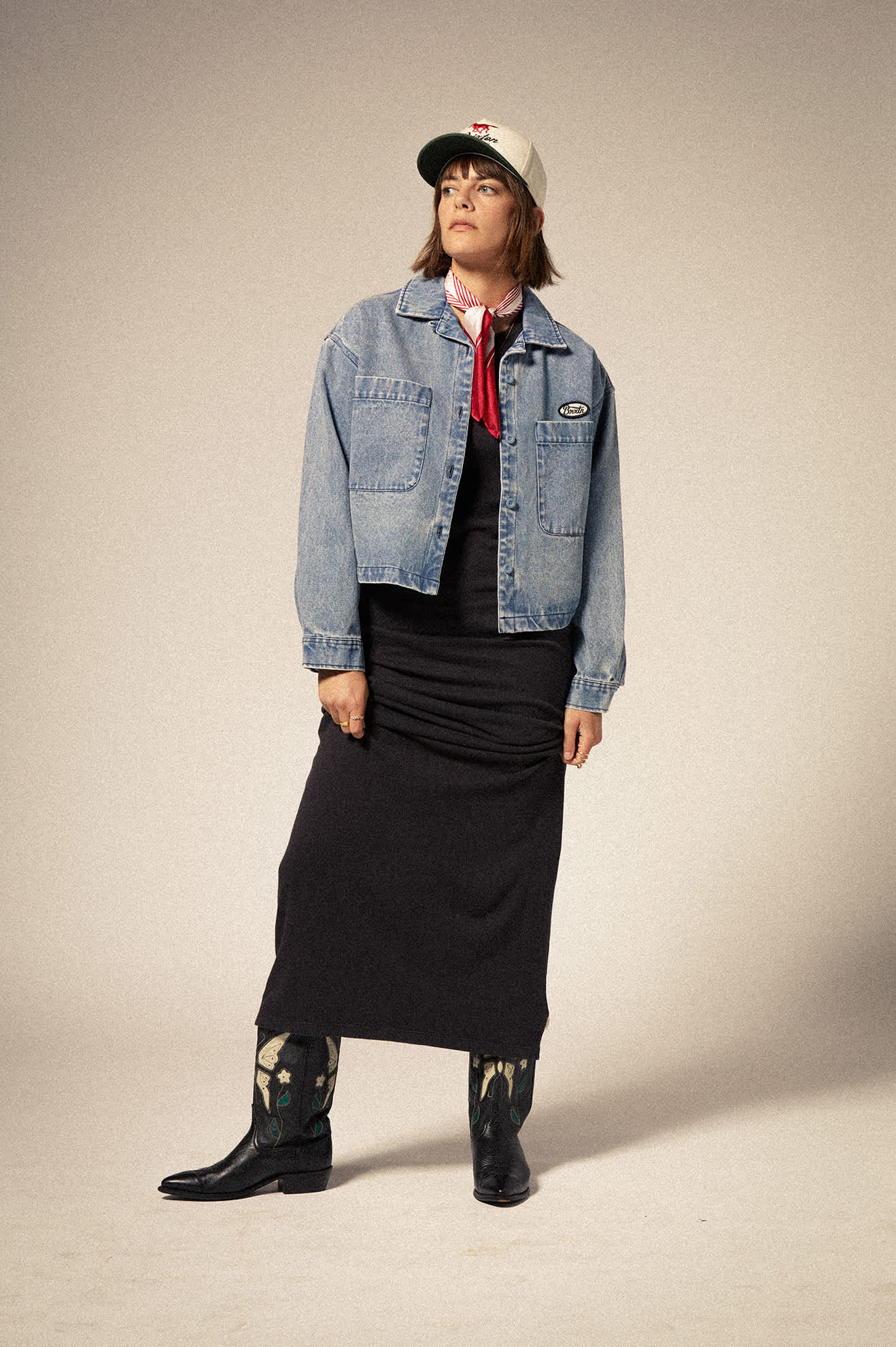 Women's Utopia L/S Overshirt in the color Light Denim - Additional Fit image