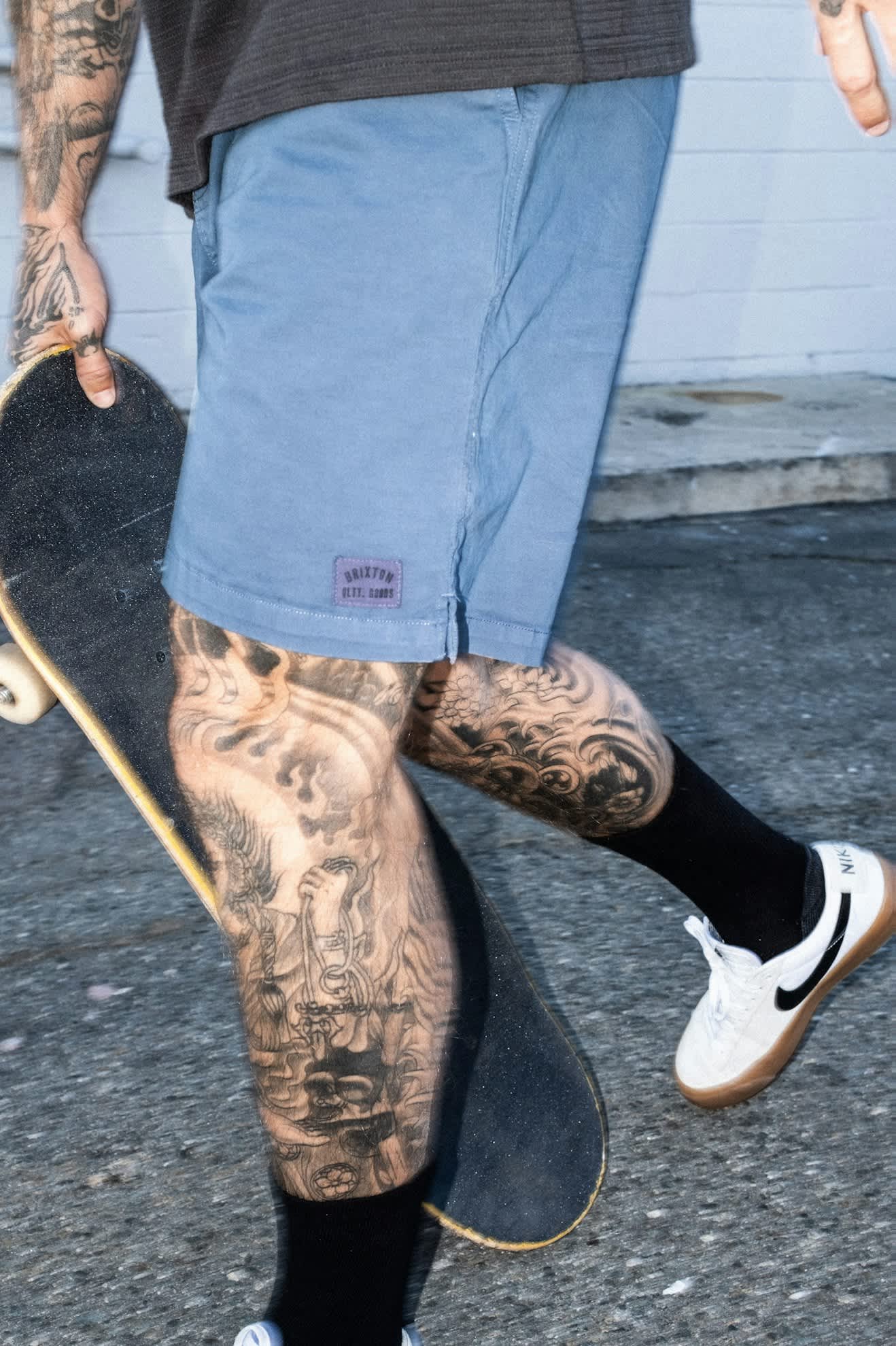 Men's Everyday Vintage Wash Short in the color Washed Denim Blue - Additional Fit image