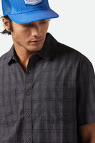 Men's CRU Oxford Plaid Relaxed S/S Shirt in the color Charcoal/Black Plaid - Additional Fit image