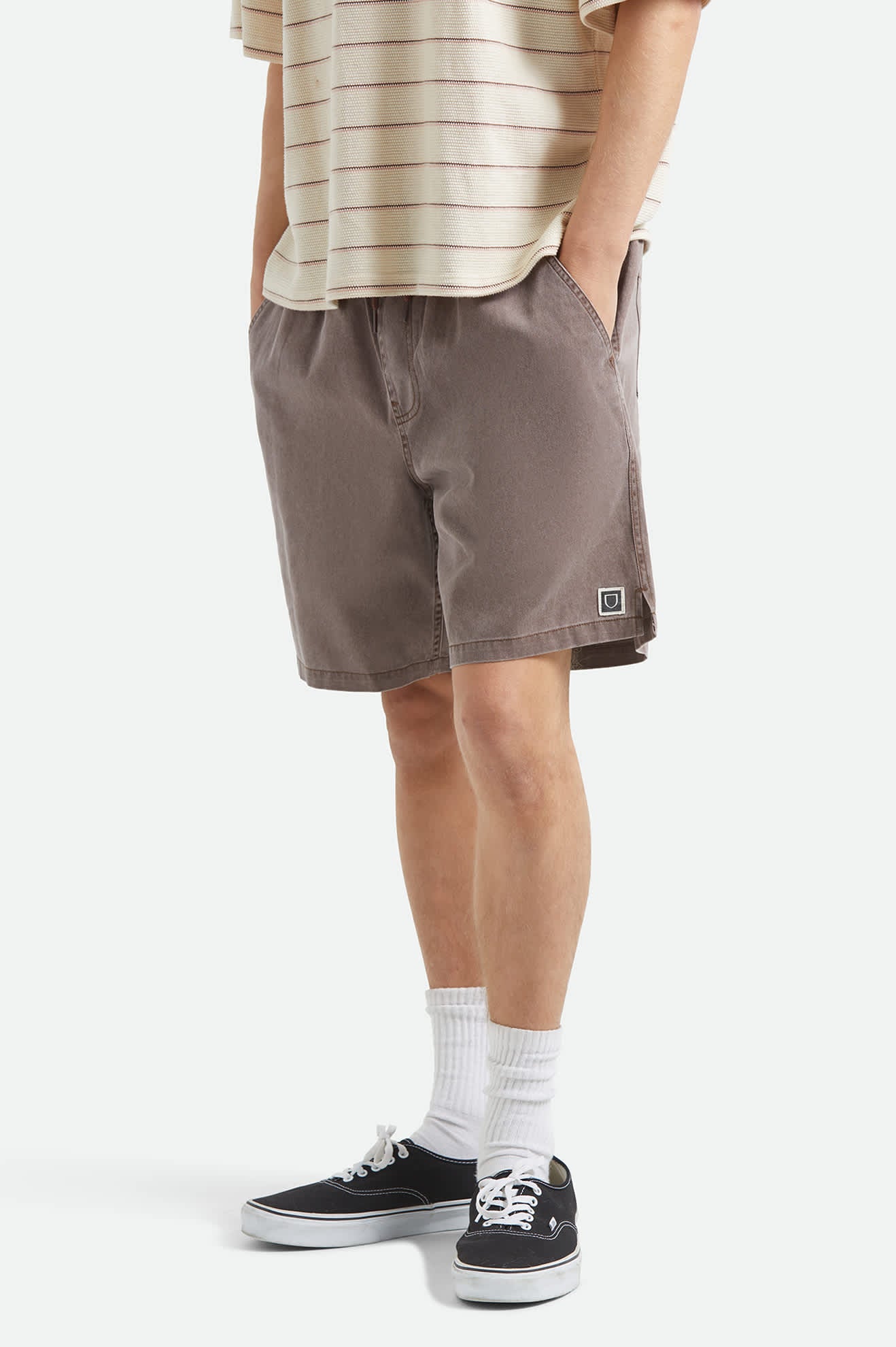 Men's Everyday Vintage Wash Short in the color Chocolate - Additional Fit image