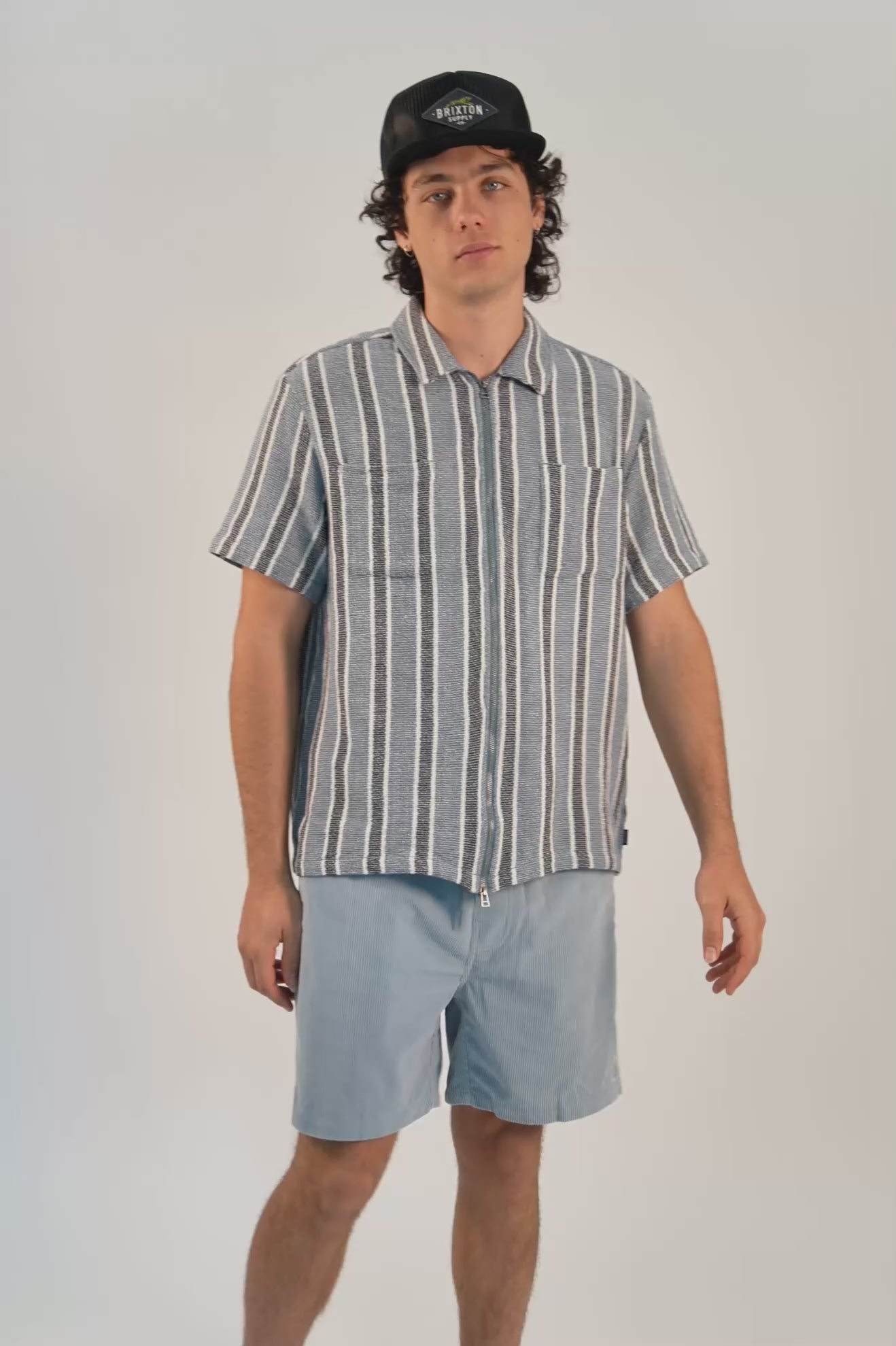 Men's The Dexter Textured Stripe Short Sleeve Shirt in Black/Dusty