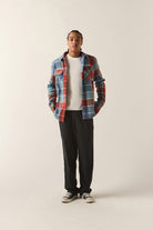 Men's Everyday E-Waist Corduroy Pant in the color Black Corduroy - Additional Fit image