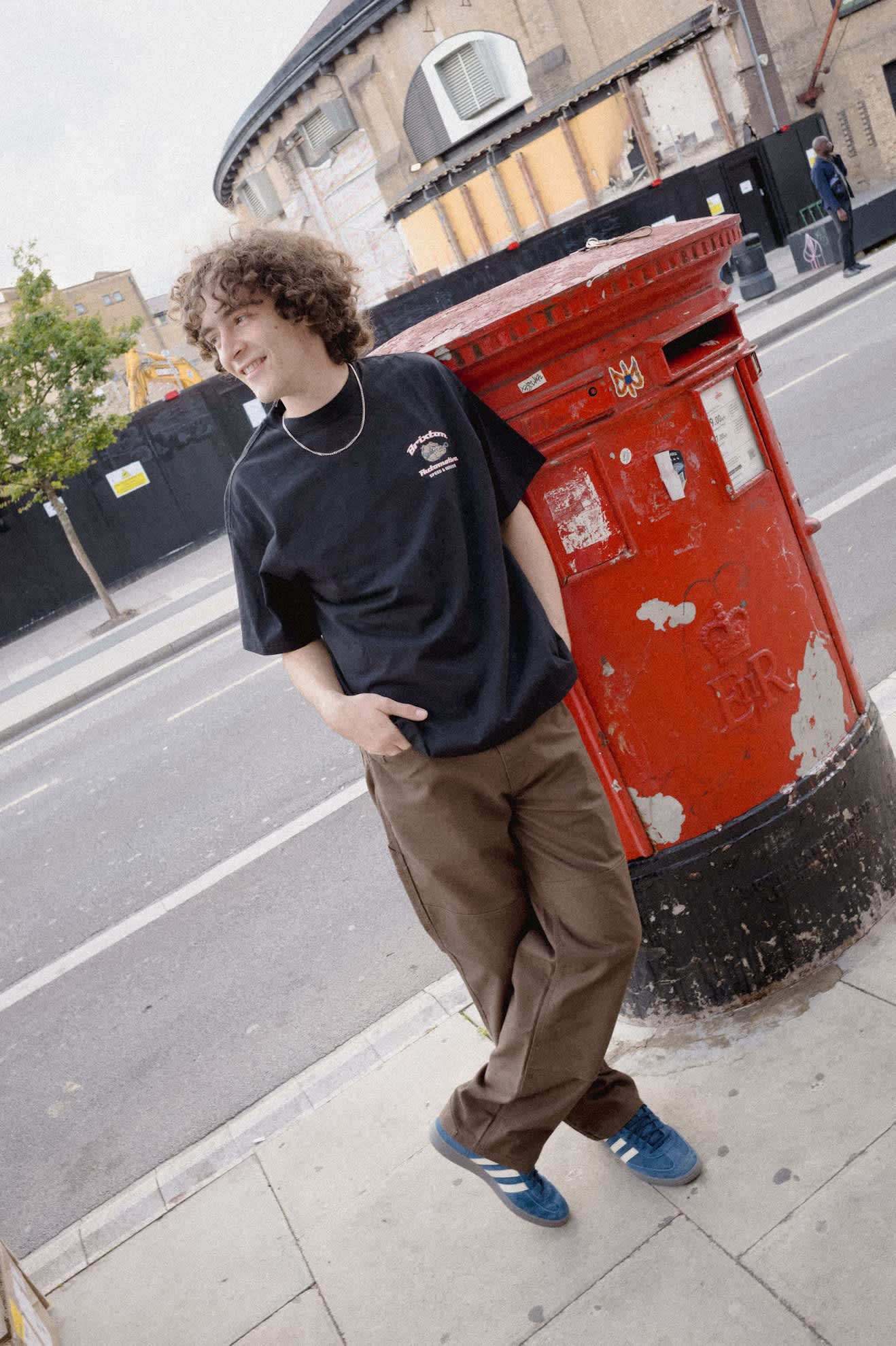 Men's Builders Carpenter Pant in the color Walnut Brown - Men's Lifestyle image