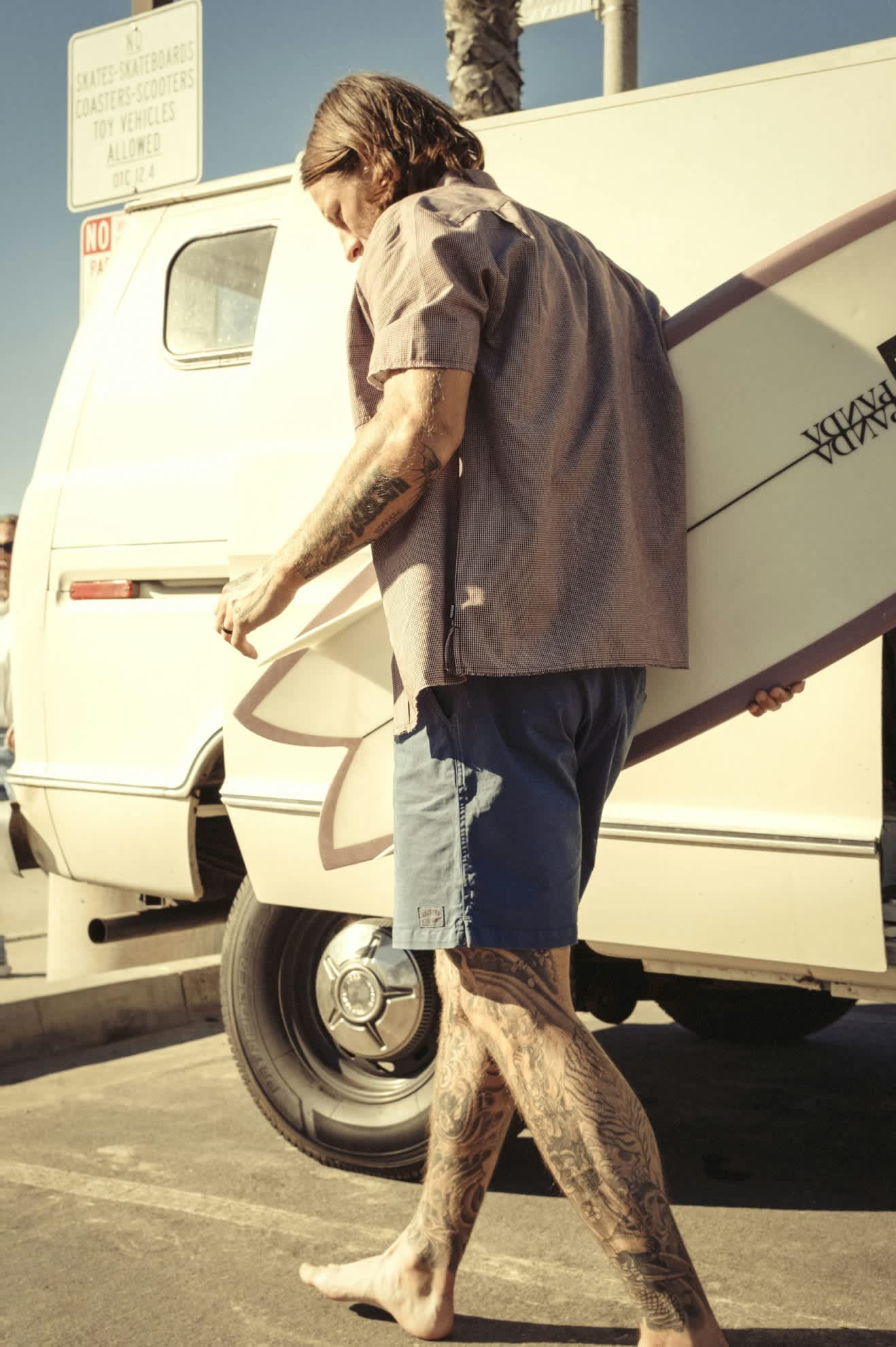 Men's Everyday Vintage Wash Short in the color Washed Denim Blue - Additional Fit image