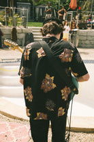 Men's CRU Print Relaxed S/S Shirt in the color Washed Black/Charcoal Floral - Men's Lifestyle image