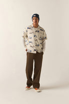 Men's 76 Resort Shirt in the color Off White/Scenic - Additional Fit image