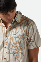 Men's Charter Print S/S Shirt in the color Whitecap Scenic Trip - Additional Fit image
